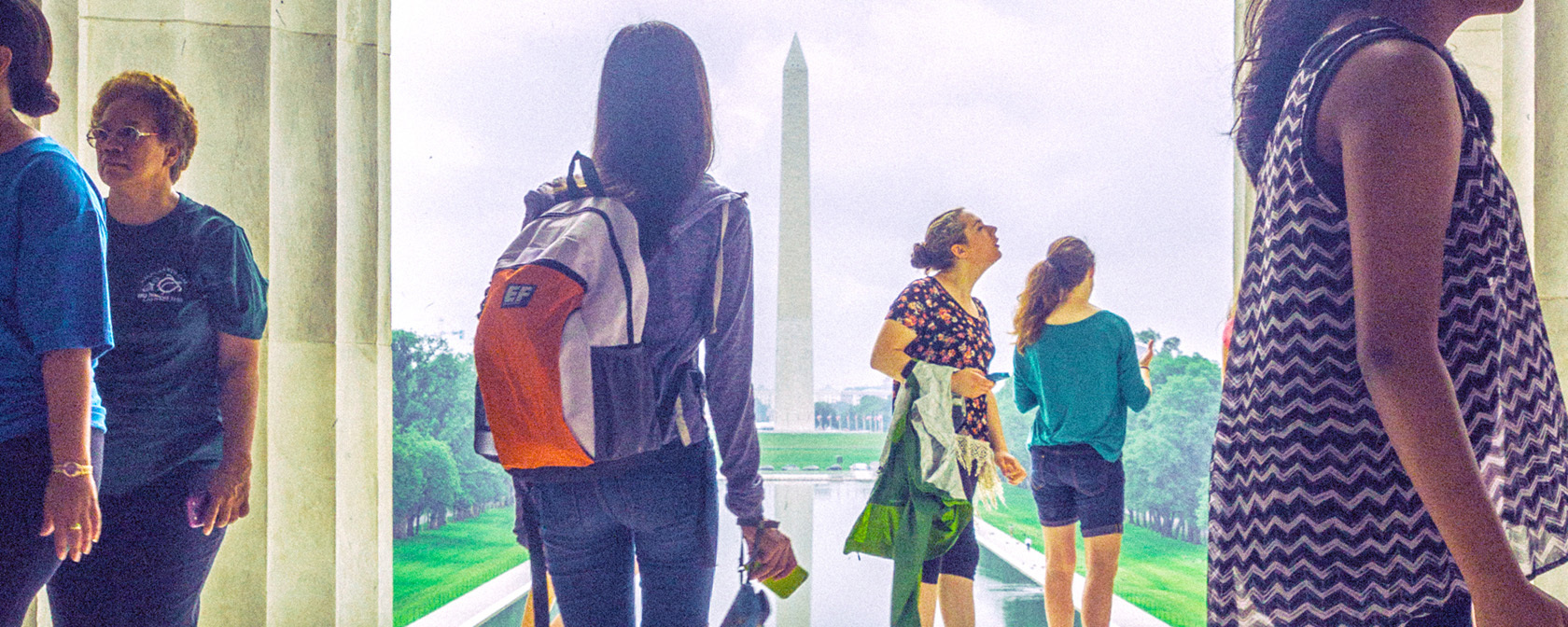 Student at Lincoln Memorial